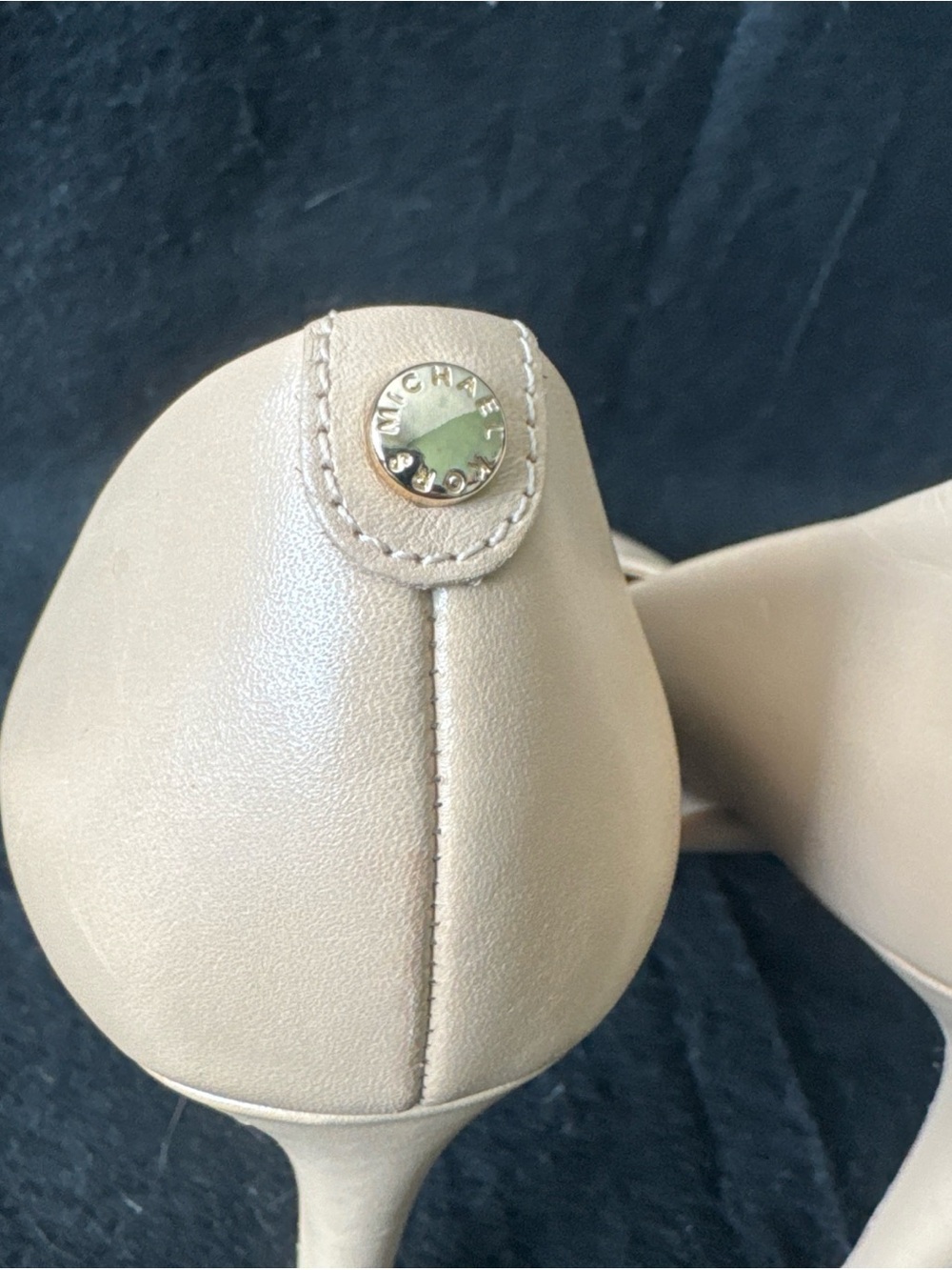 Michael Kors Leather Almond Toe Pump Heels Tan Beige Neutral Womens Size 7 - Picture 6 of 8